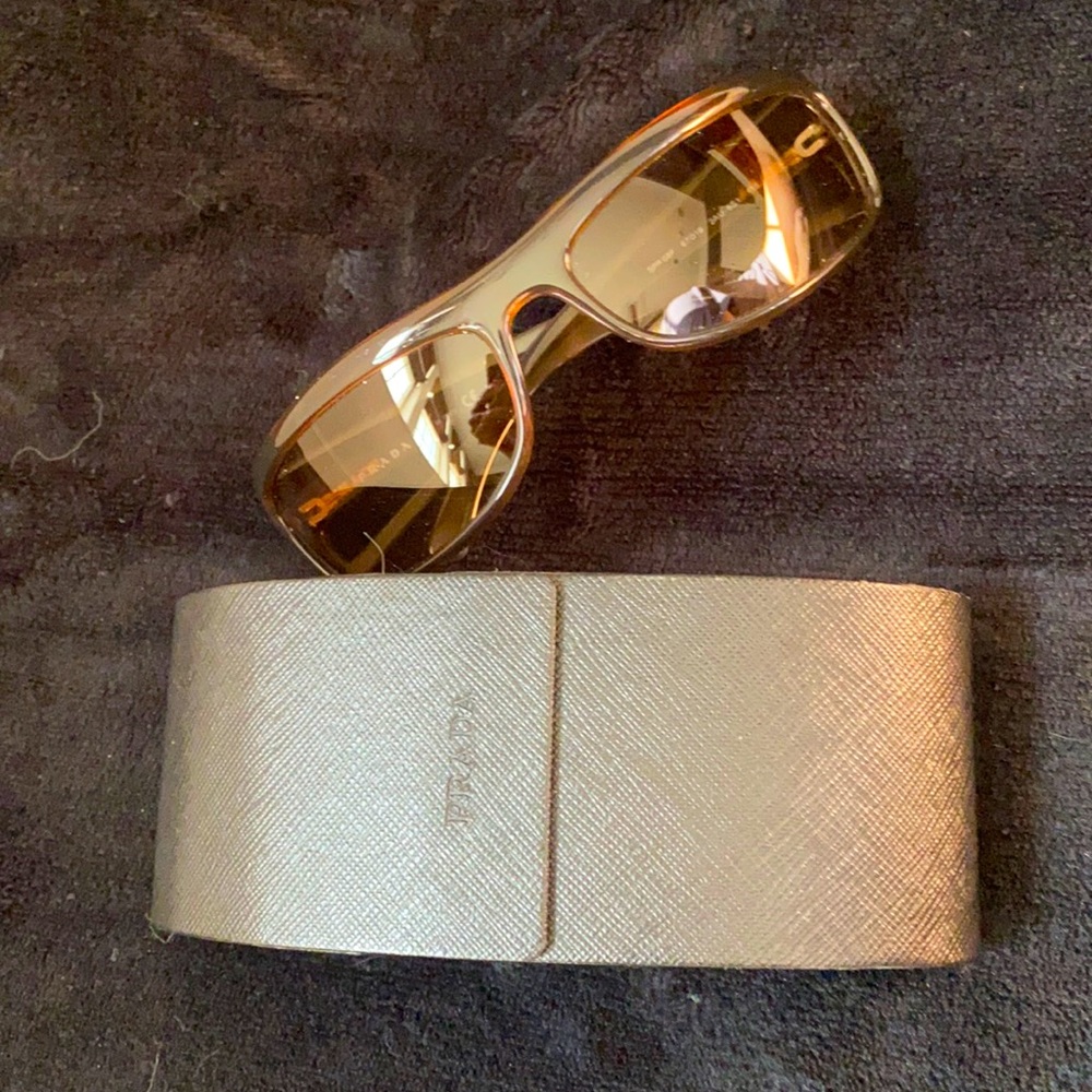 Dark brown PRADA sunglasses